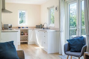 Skomer Lodge - 2 Bedroom Lodge - Manorbier