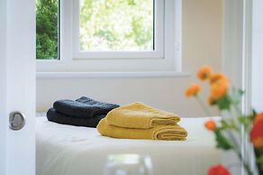 Skomer Lodge - 2 Bedroom Lodge - Manorbier