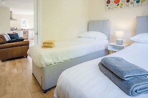 Skomer Lodge - 2 Bedroom Lodge - Manorbier