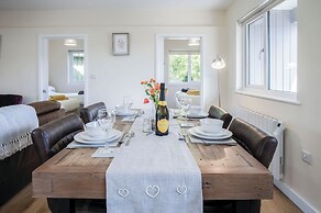 Skomer Lodge - 2 Bedroom Lodge - Manorbier