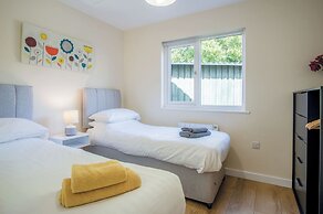 Skomer Lodge - 2 Bedroom Lodge - Manorbier