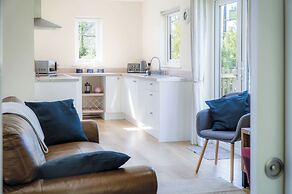 Skomer Lodge - 2 Bedroom Lodge - Manorbier