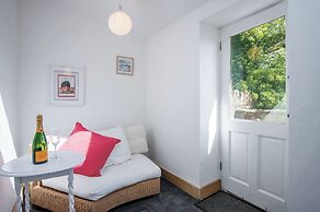 Soap Barn - 1 Bedroom Cottage - Manorbier