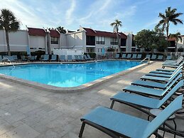 Runaway Tropical Waves-pet Friendly