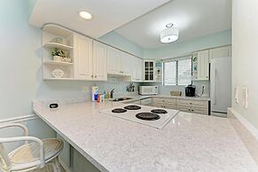 Runaway Tropical Waves-pet Friendly