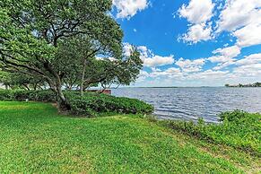 Runaway Tropical Waves-pet Friendly