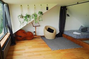 Designer Villa With spa and Magical Views, 5 bdr