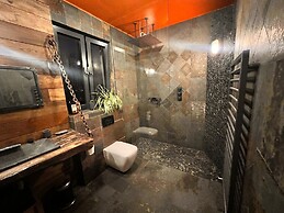 Designer Villa With spa and Magical Views, 5 bdr