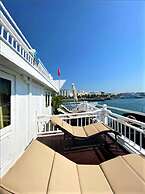 Le Journey Cruise Ha Long Bay