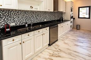 LUXURY HOUSE VILLA DEVOTO