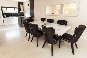 LUXURY HOUSE VILLA DEVOTO