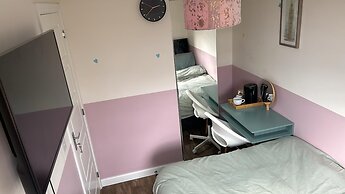Inviting 1-bed House in Wolverhampton