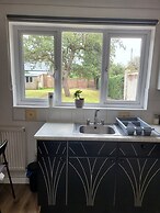 Luton City Escape - Modern 1BR Apartment