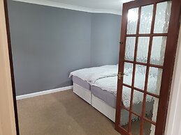 Luton City Escape - Modern 1BR Apartment