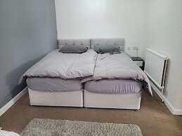 Luton City Escape - Modern 1BR Apartment