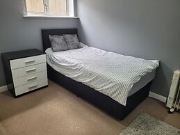 Luton City Escape - Modern 1BR Apartment