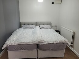 Luton City Escape - Modern 1BR Apartment