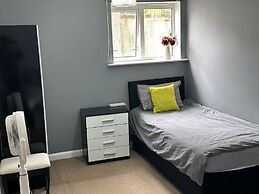 Luton City Escape - Modern 1BR Apartment