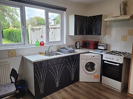 Luton City Escape - Modern 1BR Apartment