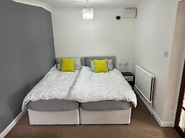 Luton City Escape - Modern 1BR Apartment
