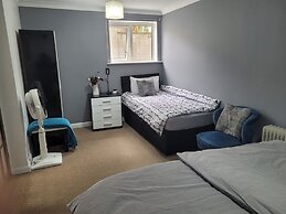 Luton City Escape - Modern 1BR Apartment