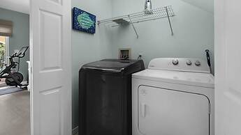 .2 Miles From Beach, Bright and Modern Townhome, 3bd, 3bth