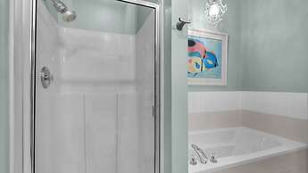 .2 Miles From Beach, Bright and Modern Townhome, 3bd, 3bth