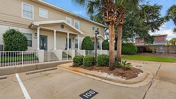 .2 Miles From Beach, Bright and Modern Townhome, 3bd, 3bth