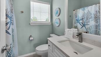 .2 Miles From Beach, Bright and Modern Townhome, 3bd, 3bth