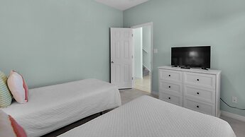 .2 Miles From Beach, Bright and Modern Townhome, 3bd, 3bth