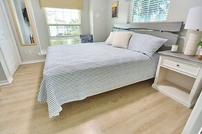 1br/1ba, A Minutes Walk From the Beach!