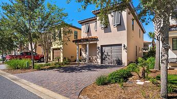 2 Golf Carts, Great Community Pool, Modern Charm