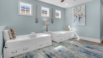 2 Golf Carts, Great Community Pool, Modern Charm