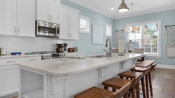 2 Golf Carts, Great Community Pool, Modern Charm