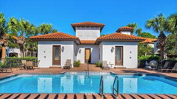 2 Golf Carts, Great Community Pool, Modern Charm