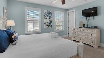 2 Golf Carts, Great Community Pool, Modern Charm