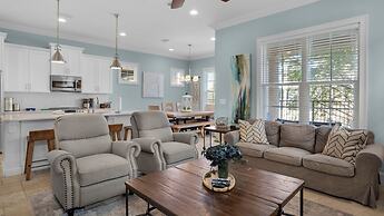 2 Golf Carts, Great Community Pool, Modern Charm