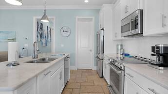 2 Golf Carts, Great Community Pool, Modern Charm