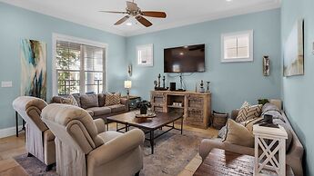 2 Golf Carts, Great Community Pool, Modern Charm