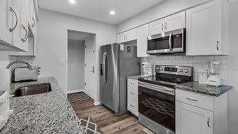 2br/2ba ~ Sleeps 6 ~ Public Beach Access!