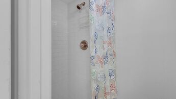 2br/2ba ~ Sleeps 6 ~ Public Beach Access!