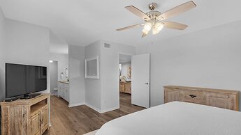 2br/2ba ~ Sleeps 6 ~ Public Beach Access!