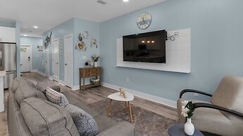 3BR Home /beach Access/spacious Deck/zoo Across