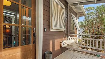 3br/3.ba With Dock, Deck/balcony and Fireplace