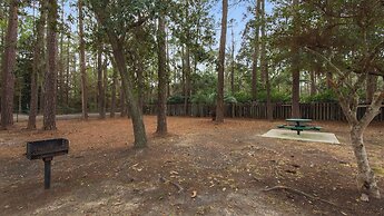 3br/3.ba With Dock, Deck/balcony and Fireplace