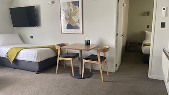 The Elmwood Motel