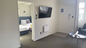 The Elmwood Motel