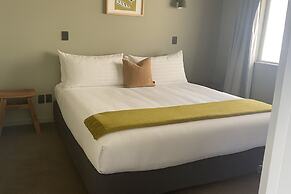 The Elmwood Motel