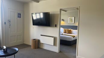 The Elmwood Motel