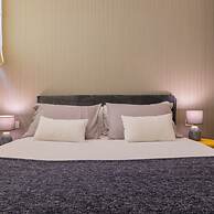 Elegant Home With Terrace by Wonderful Italy